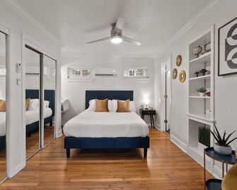Chic 1BR Apartment in the Heart of Montrose, Walk to Restaurants and Bars - יוסטון - חדר שינה