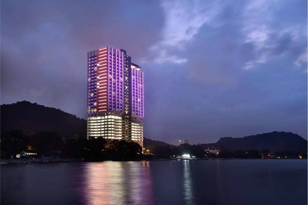 Lexis Suites Penang - Teluk Kumbar - Building