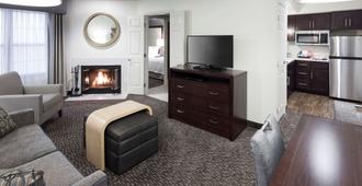 Homewood Suites by Hilton San Jose Airport-Silicon Valley - San Jose - Living room