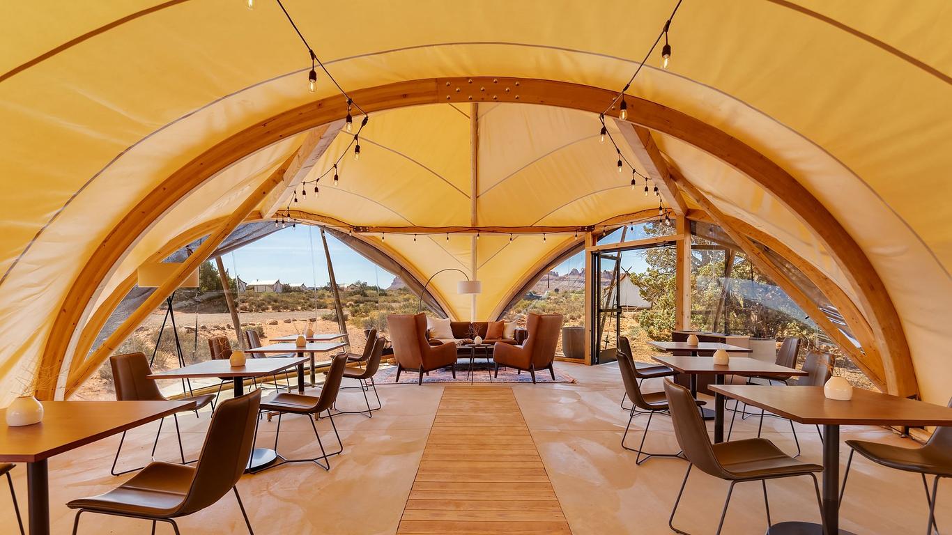 언더 캔버스 모아브