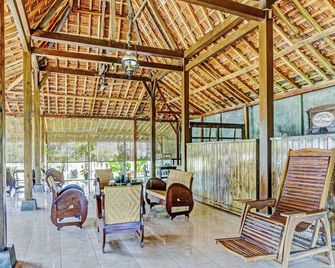 스팟 온 90742 키난티 홈스테이 샤리아 - 똘릉아궁 - 로비