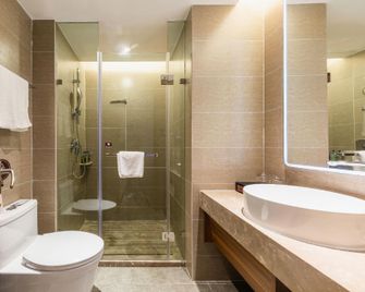 Home Inn Plus Guangzhou Shangxiajiu Pedestrian Street Yongqingfang - Guangzhou - Bedroom