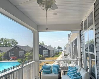 New Bay Point Cottage at Waterview - Marblehead - Balcón