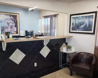 Executive Inn Woodward - Woodward - Front desk