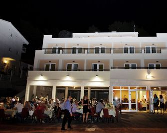 Villa Palloma - Baška Voda - Building