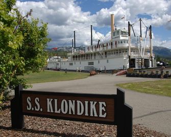 Raven Inn Whitehorse - Whitehorse - Edificio