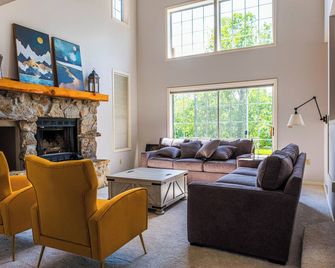 Creekside Farm Escape -Monroe - Monroe - Sala de estar