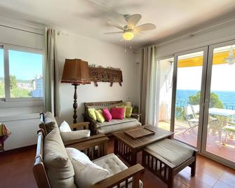 Apt Santa Agatha - Calella de Palafrugell - Living room
