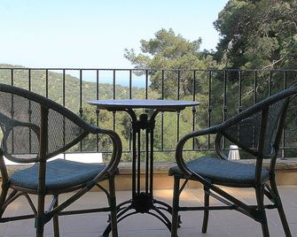 Erguvanli Ev - Küçükkuyu - Balcone