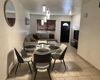 Stylish & Cozy Apt in Sierra Vista - Sierra Vista - Comedor