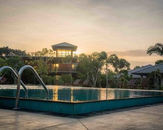 Sungreen Resort Habarana - Habarana - Pool