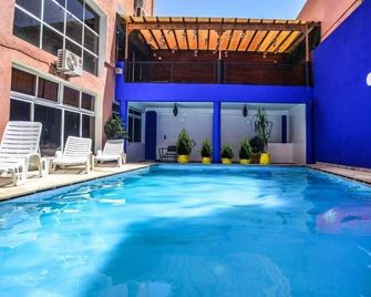 Apart Hotel Larbi - Marrakech - Piscina