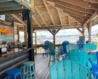 #19 Isle View - Fishing, Sunsets, Beaches, Golfing - Isle La Motte - Restaurante