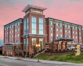 SpringHill Suites by Marriott Roanoke - Roanoke - Gebäude