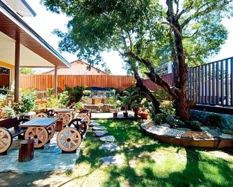 RedDoorz @ Los Ecijanos Inn Pangasinan - Bolinao - Patio