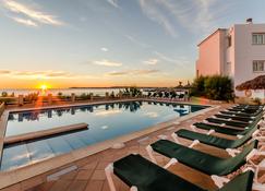 Apartamentos Blancala - Ciutadella de Menorca - Pool