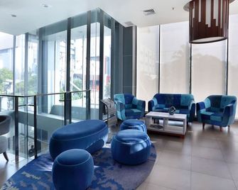 Holiday Inn Express Semarang Simpang Lima By IHG - Semarang - Lobby