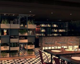 Hotel Noah Spire - Agartala - Bar