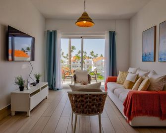 Navio B302 · New 1 Bedroom with Beach access - Bavaro - Living room