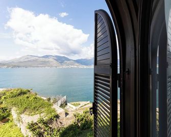 Domus Vittorio - Gaeta - Balcón