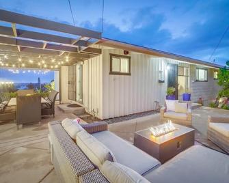 Sea Breeze and Sunsets - Close to all - inquire about specials - Split Air cond - San Diego - Patio