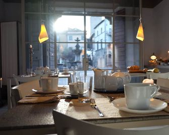 B&B A Piazza Del Gesù - Viterbe - Salle à manger