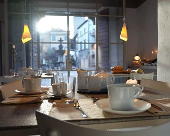 بد آند بريكفاست إيه بياتسا ديل جيسو - فيتربو - غرفة طعام