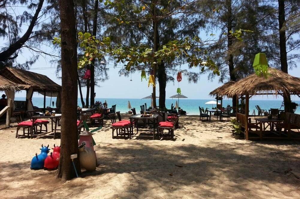 منتجع إيكو لانتا هيدواي بيتش