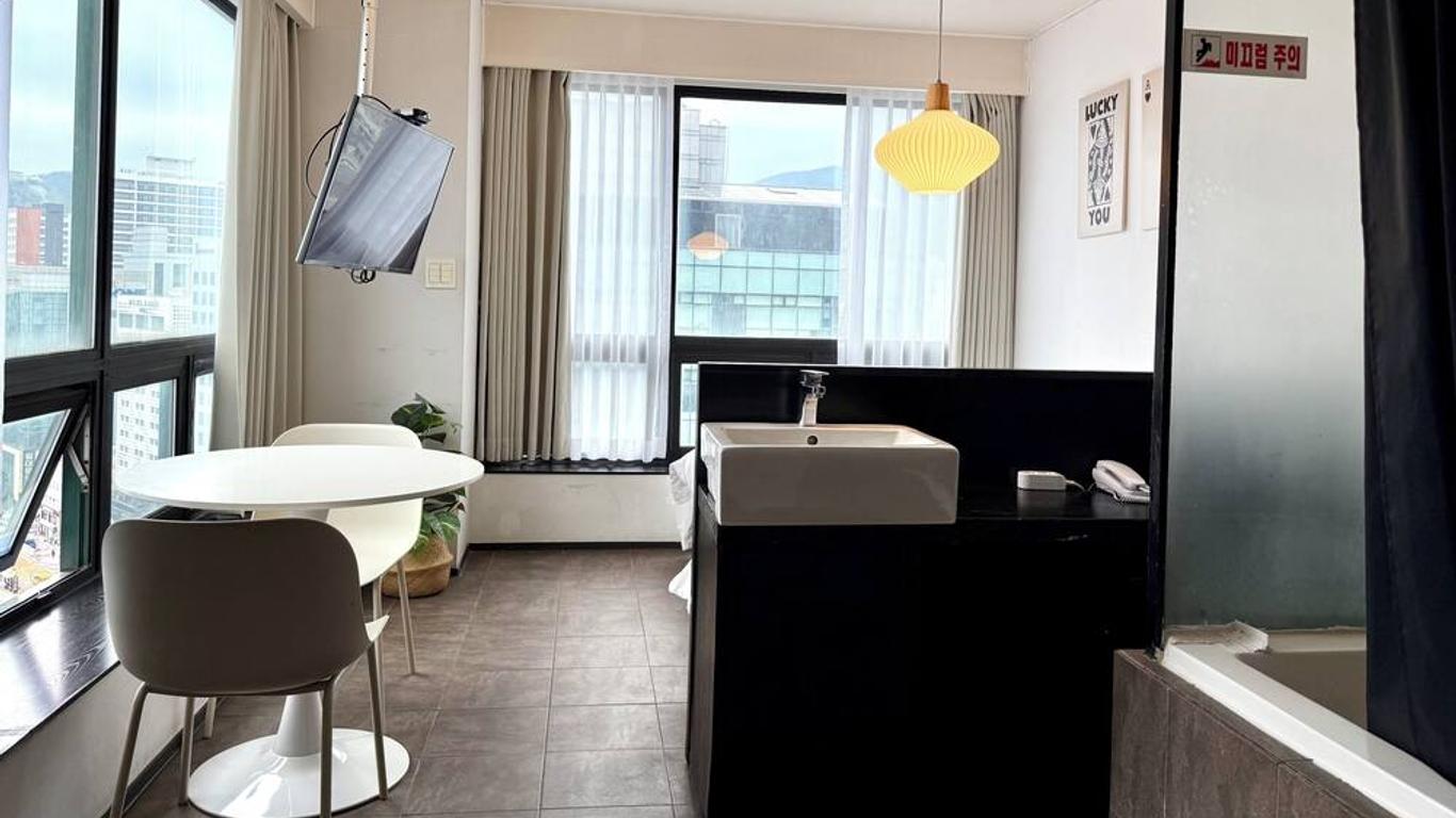 Mini Hotel May Nampo