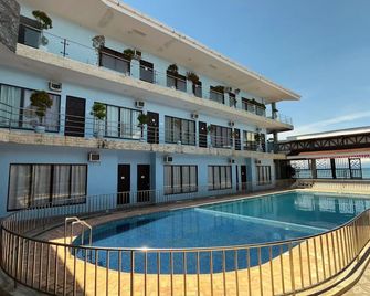 Hidden Valley Beach Resort - Pinamungahan