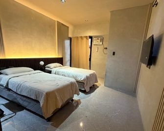 Frances Travellers Inn - Tagbilaran - Chambre