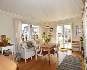 Nice and comfortable villa on the historic Näset in Gothenburg's archipelago | SE08031 - Västra Frölunda - Dining room
