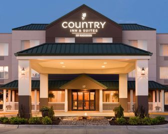 Country Inn & Suites by Radisson, Council Bluffs - קאונסיל בלאפס - בניין