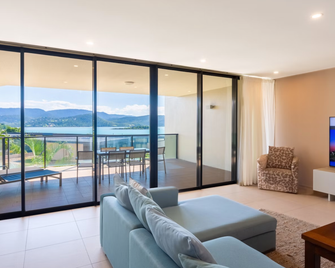 Mirage Whitsundays - Airlie Beach - Living room