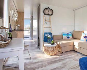 Holiday home with terrace - Almere