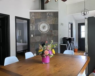 Fern Cottage Crystal Beach - Crystal Beach - Dining room