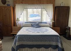 A Cozy Getaway - Wellsboro located just 6 miles from down town Wellsboro. - Wellsboro - Bedroom