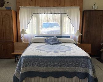 A Cozy Getaway - Wellsboro located just 6 miles from down town Wellsboro. - Wellsboro - Bedroom
