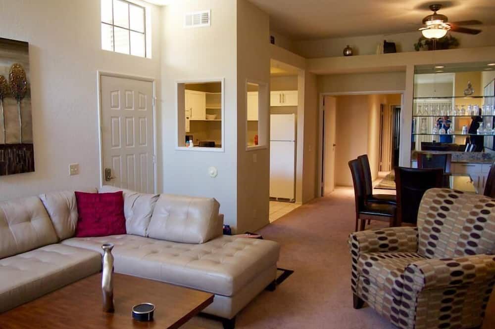 Planet Claire - Swanky Palm Springs Condo sleeps 2-4 - Palm Springs - Sala de estar