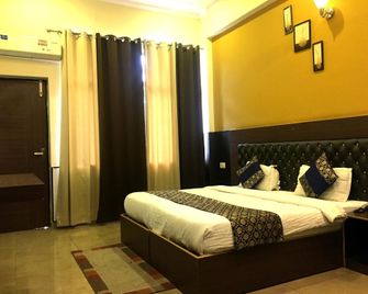 Hotel Trihari - Rishikesh - Bedroom