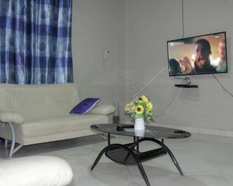Magnolia Garden Apartments - Kumasi - Living room