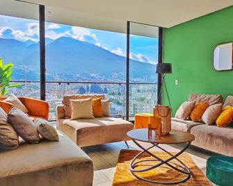 Luxury Carolina Quito Coliving Ecuador - Quito - Sala de estar