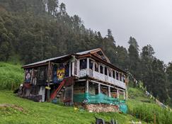 Raver Point Wichin valley - Kullu - Building