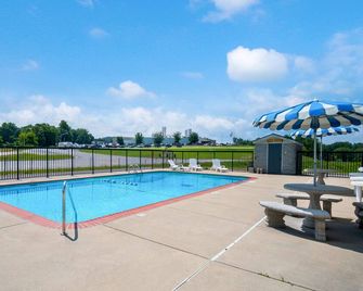 Motel 6 London, KY - London - Piscina