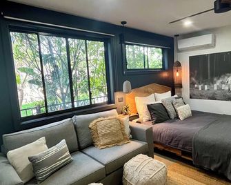Sunnyside Studio - Pet Friendly Luxury Escape - Port Macquarie - Schlafzimmer