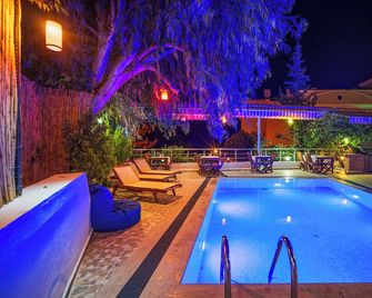 Eden Pyara Hotel Turunc - Turunç - Piscina