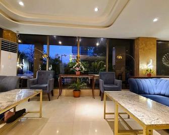Shelton's Ambassador - Islamabad