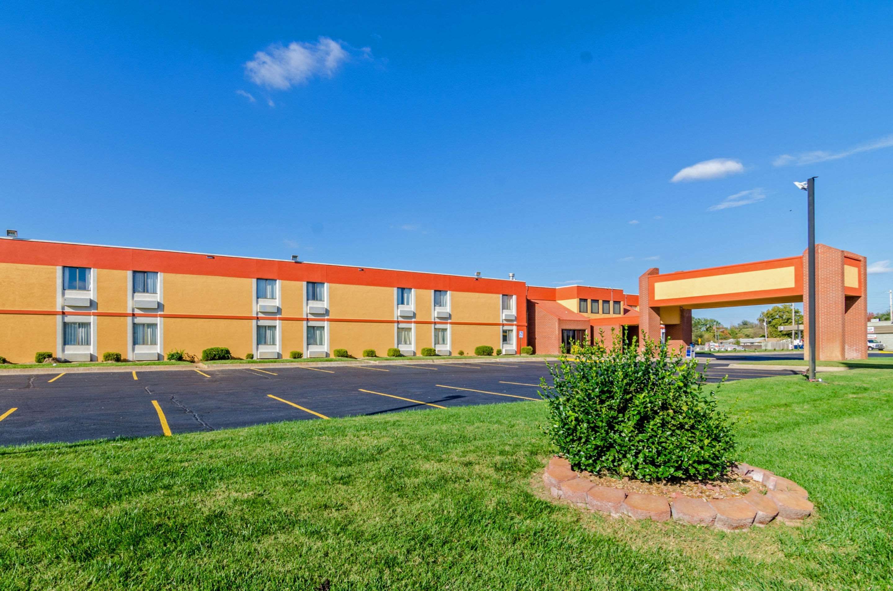 Quality Inn South 55 7 4 Wichita Hotel Deals Reviews Kayak