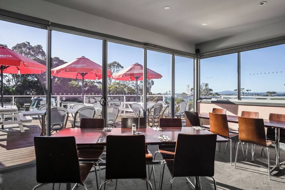 Bridport Bay Inn - Bridport