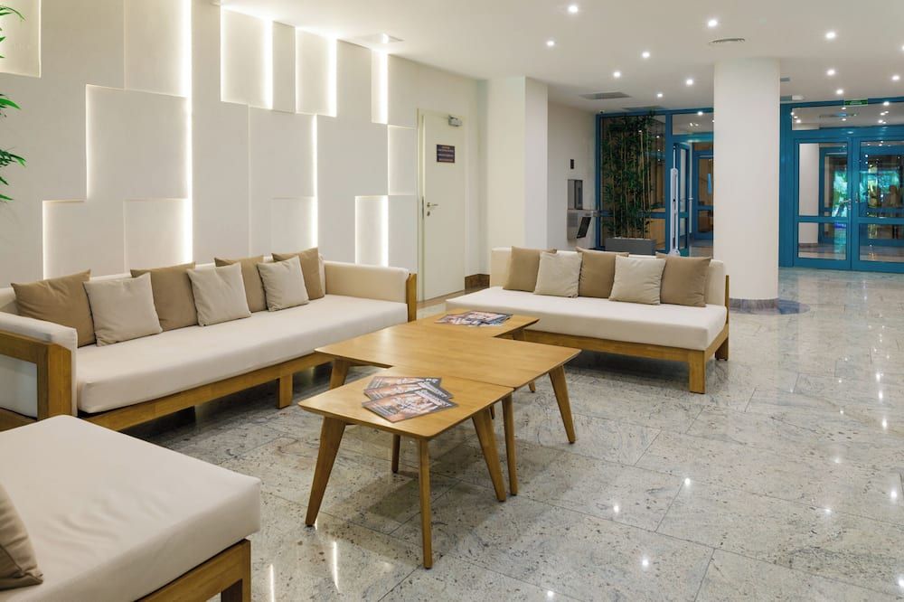 فندق رهط بالاس - ألماتي - ردهة